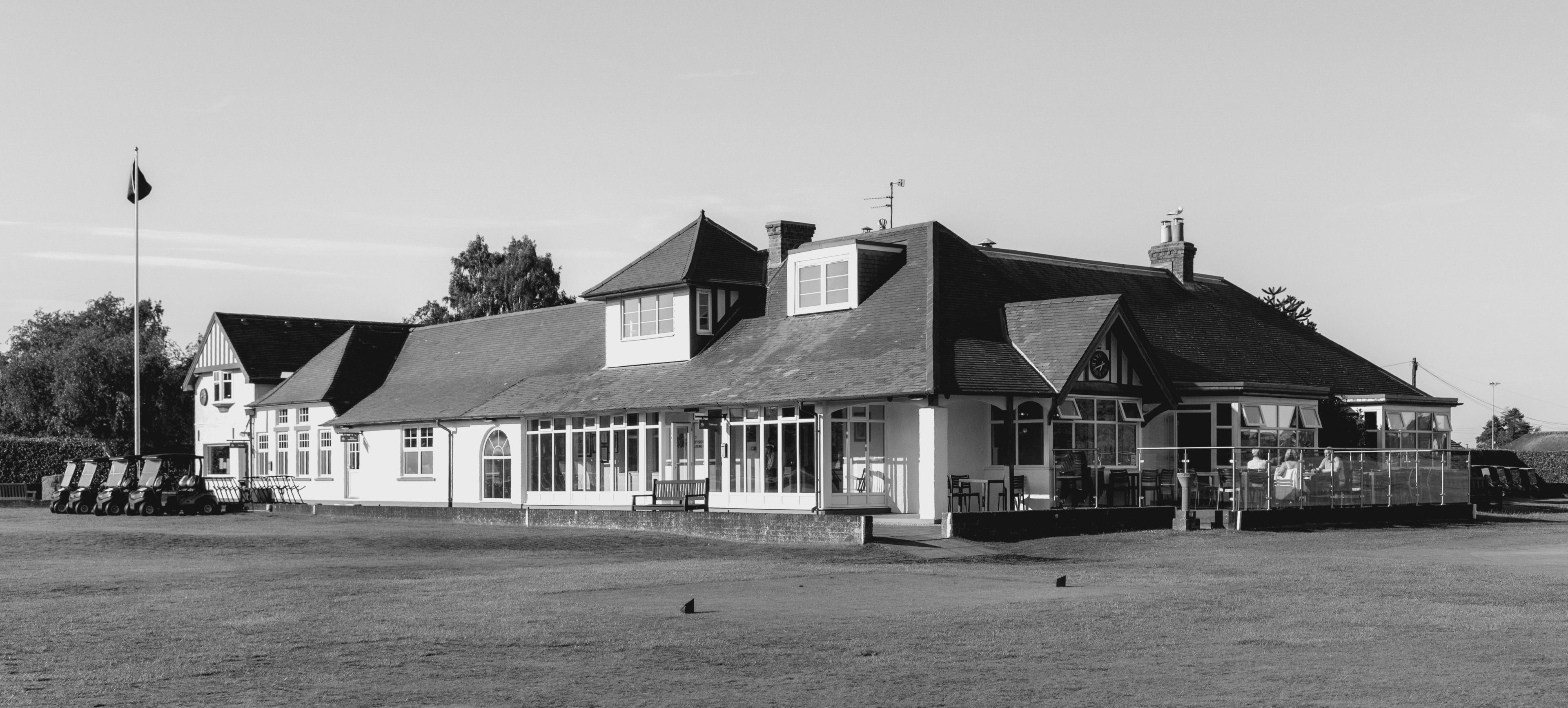 Clubhouse bw